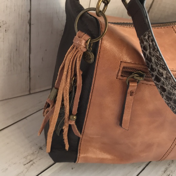 ‼️‼️SELLING OUT EVEYTHING PLEASE MAKE AN OFFER ON ANYTHING IN MY CLOSET.‼️‼️‼️ - Picture 2 of 13